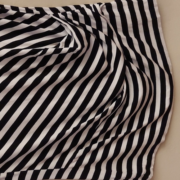 TAHARI Black and White Striped Elbow Sleeve Pullover Pleated Top - Picture 4 of 8